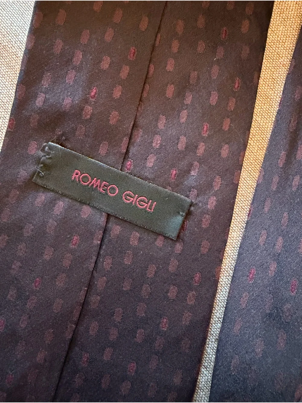 Romeo Gigli sophisticated black